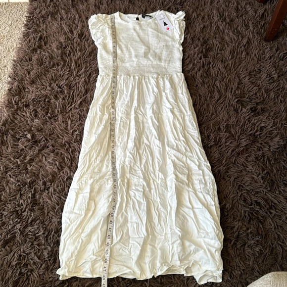 ZESICA FLUTTER SHORT SLEEVE SMOCKED TIERED MIDI DRESS white size large - Picture 4 of 7